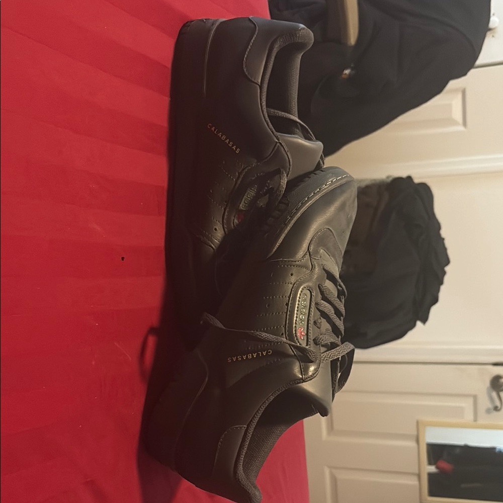 Yeezy black Calabasas Sneakers